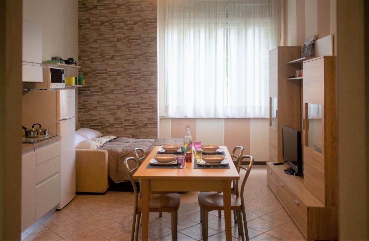 Appartamento Timeless Con Piscina E Tennis Valbrona Extérieur photo